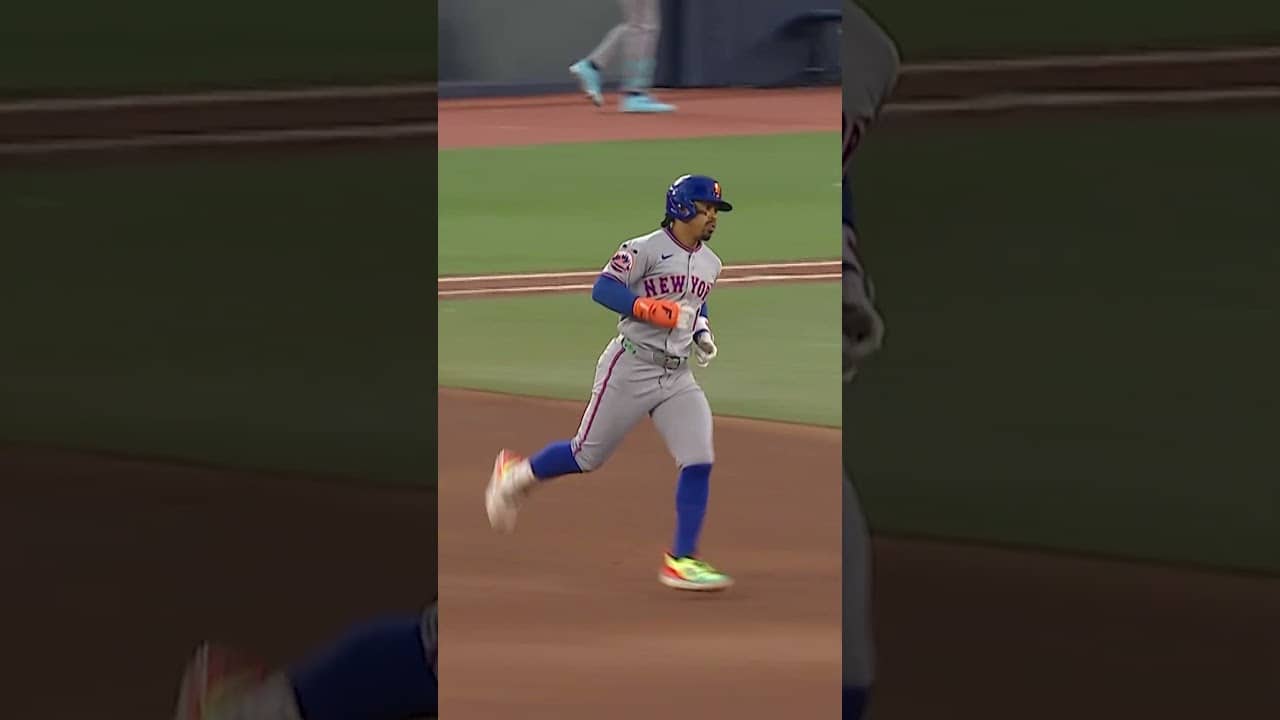 No doubter from Francisco Lindor! 😤