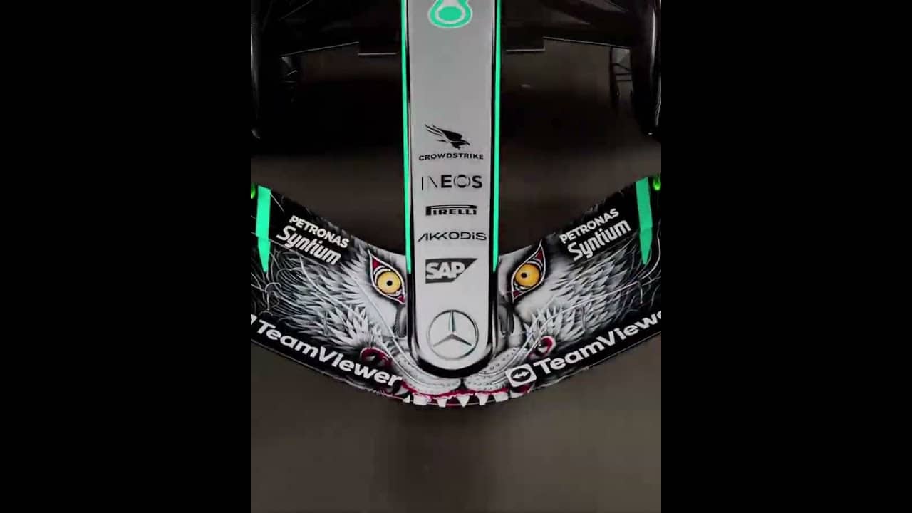 Mercedes' livery for the Japanese Grand Prix 😮‍💨🇯🇵 (via @mercedesamgf1/IG)