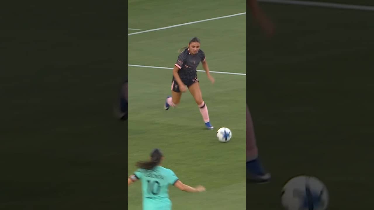 Angel City FC’s Gisele Thompson with the early slice-and-dice goal 😮‍💨