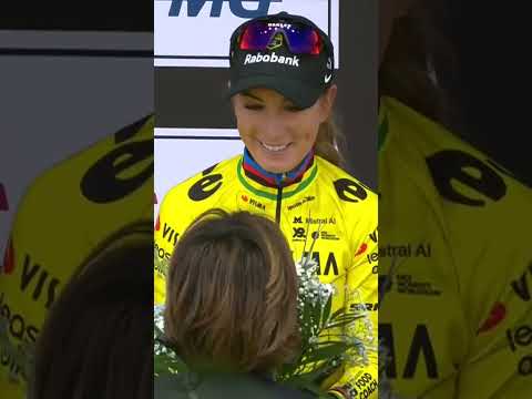 Demi Vollering celebrates victory at the Tour of Flanders, the 60th win of her career 🔥🏆