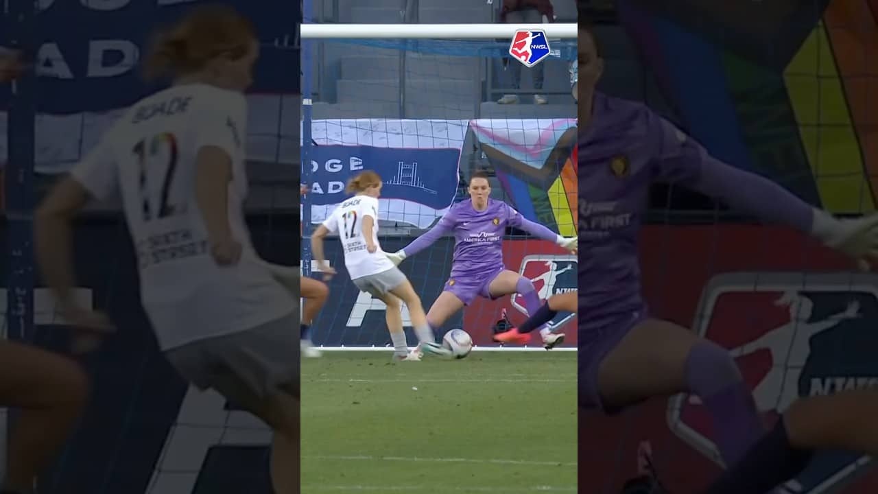 Incredible stop by Mandy McGlynn🧤