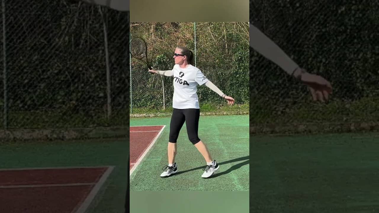 Ideal strike zone for a one-handed #tennisbackhand