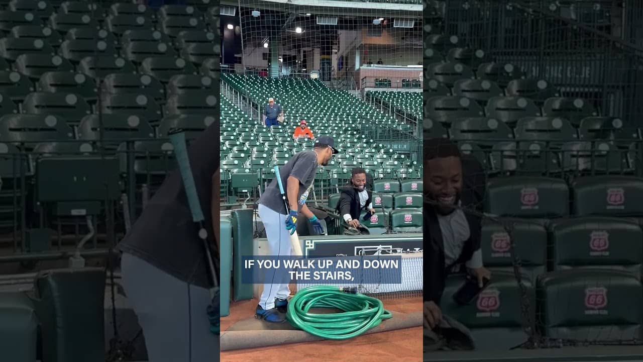 Julio made a deal with this Astros fan at batting practice 🤣  #mlb #baseball #juliorodriguez