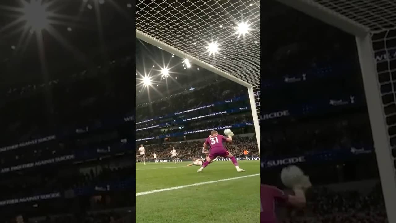 Two sensational saves from Toni Kinsky 🧤