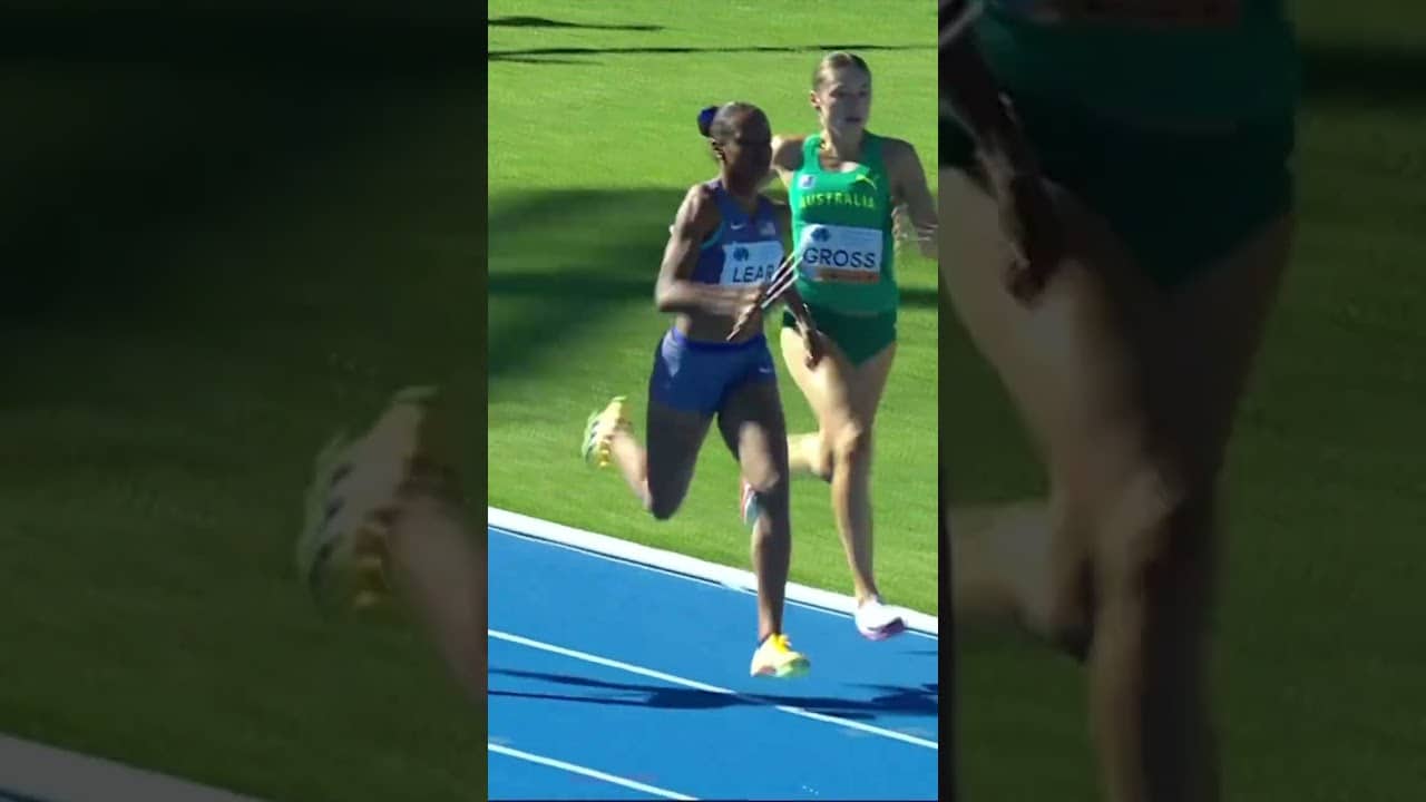 USA on the line in front of Spain to win their mixed 4x400m heat ‼ #WorldRelays