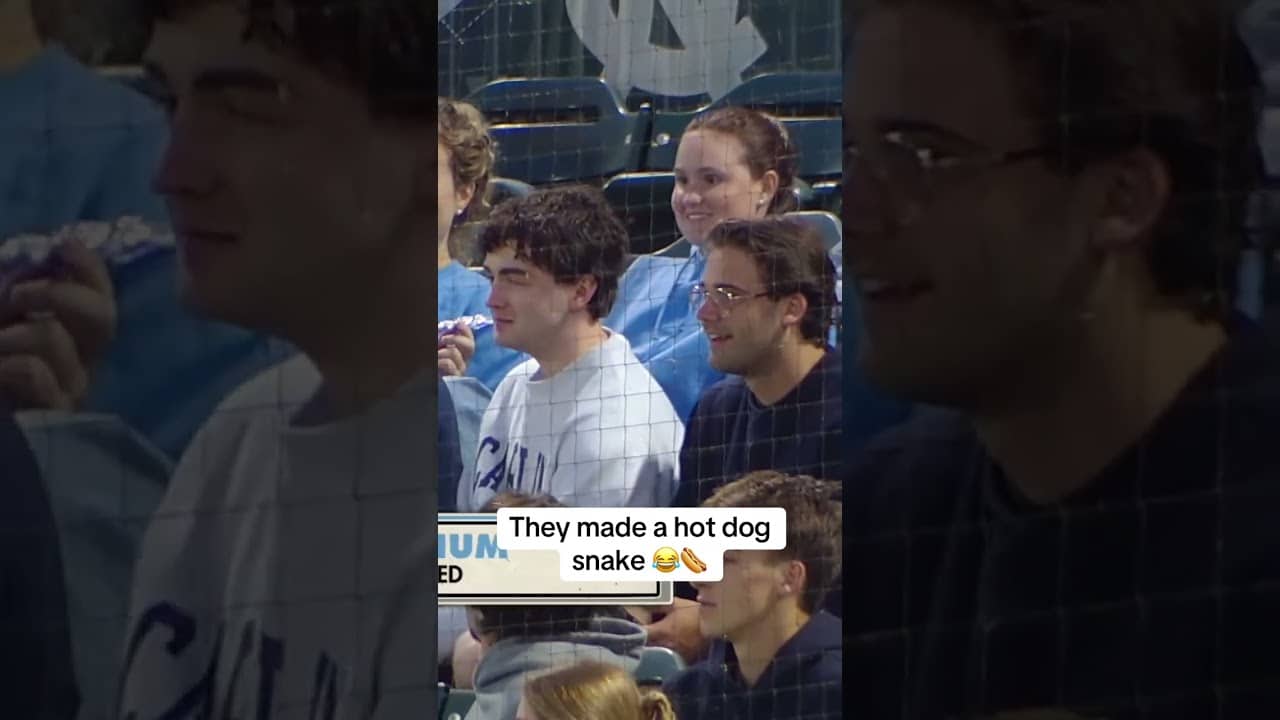 3,200 $1 hot dogs sold at the Coastal Carolina/UNC game 😳