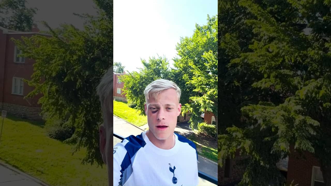 Jan Paul van Hecke in a Spurs shirt, courtesy of Micky 😍