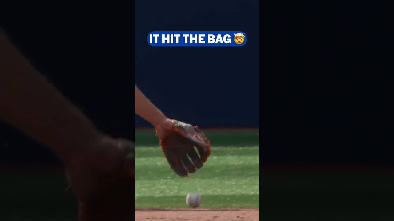 Gunnar Henderson had this ball played perfectly ... until the baseball had other plans 😳