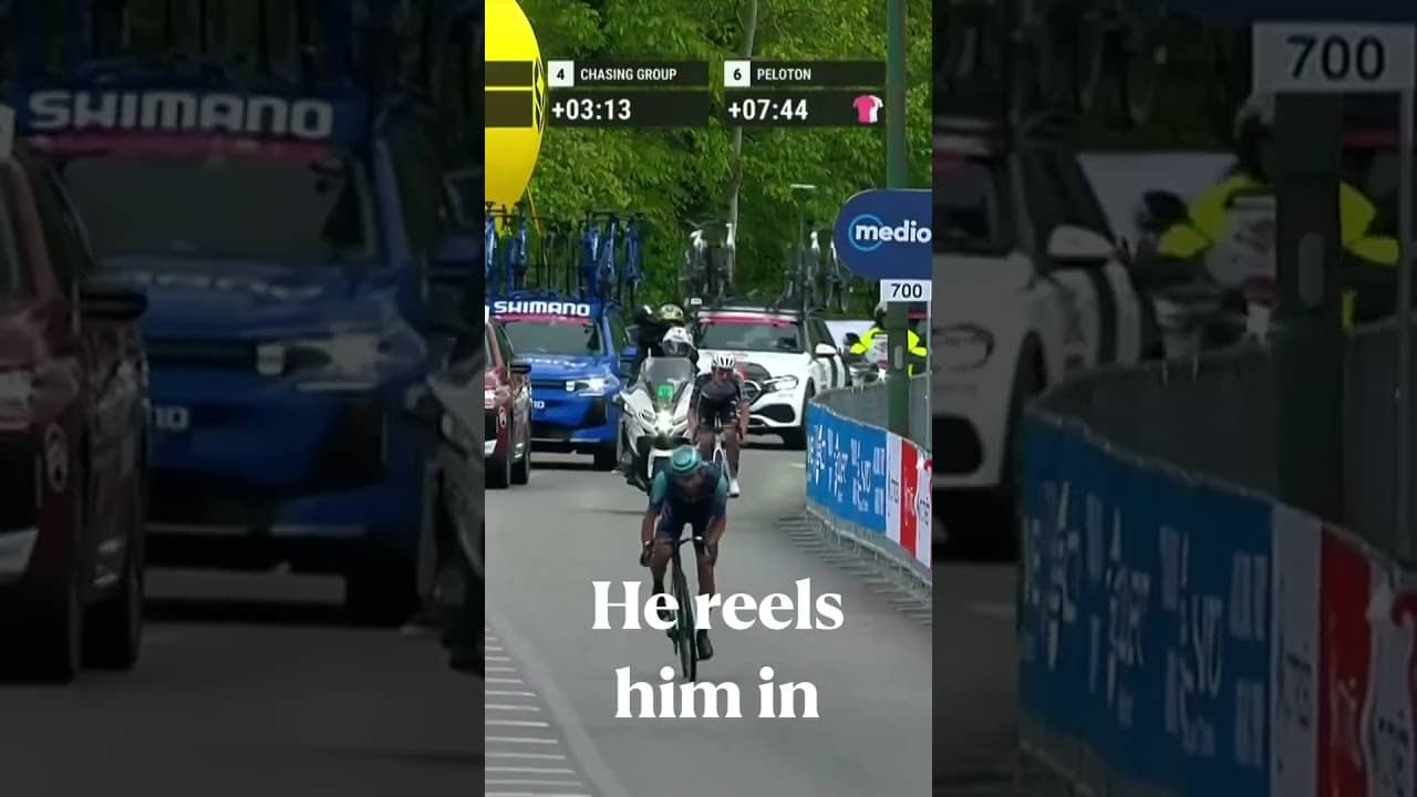 The most entertaining and action packed final kilometres you’re ever likely to see 🤯