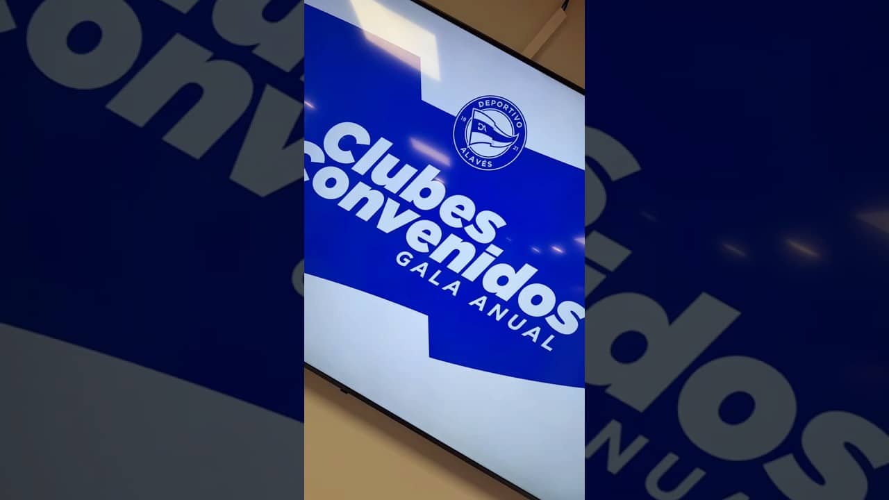 𝐆𝐚𝐥𝐚 𝐚𝐧𝐮𝐚𝐥 𝐜𝐥𝐮𝐛𝐞𝐬 𝐜𝐨𝐧𝐯𝐞𝐧𝐢𝐝𝐨𝐬 ⚪️🔵 Nuestro reconocimiento para todos ellos