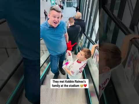 A special Man United moment 😂❤️ (via jxrdan/TT)