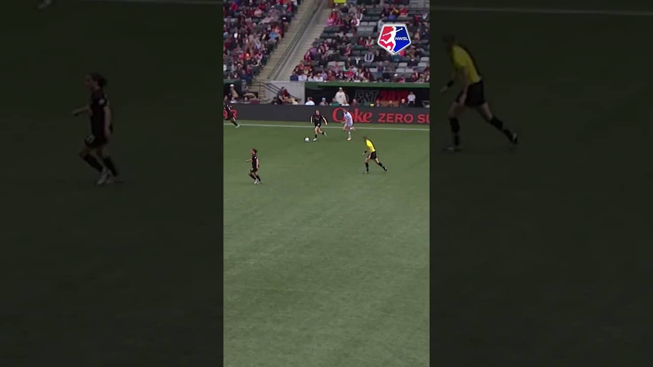 Close control on another level. 👏 Olivia Moultrie ⚽