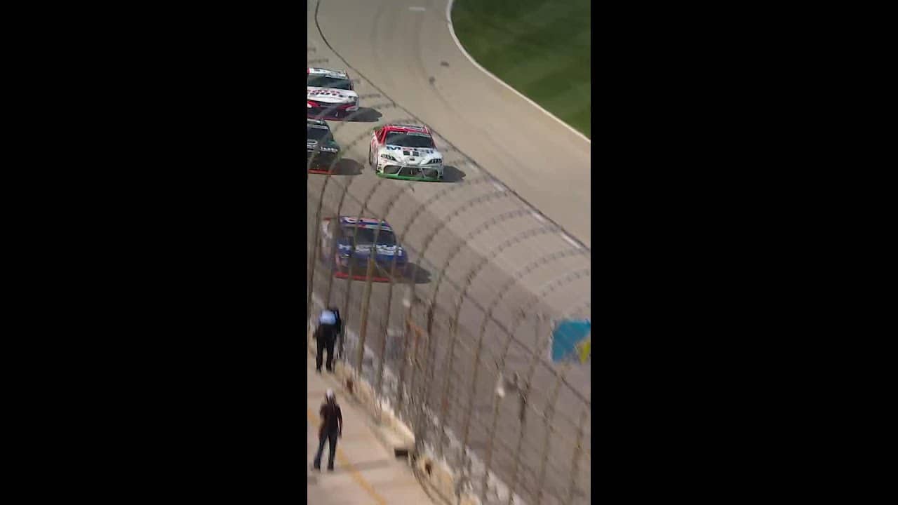3-WIDE FOR THE LEAD!!!