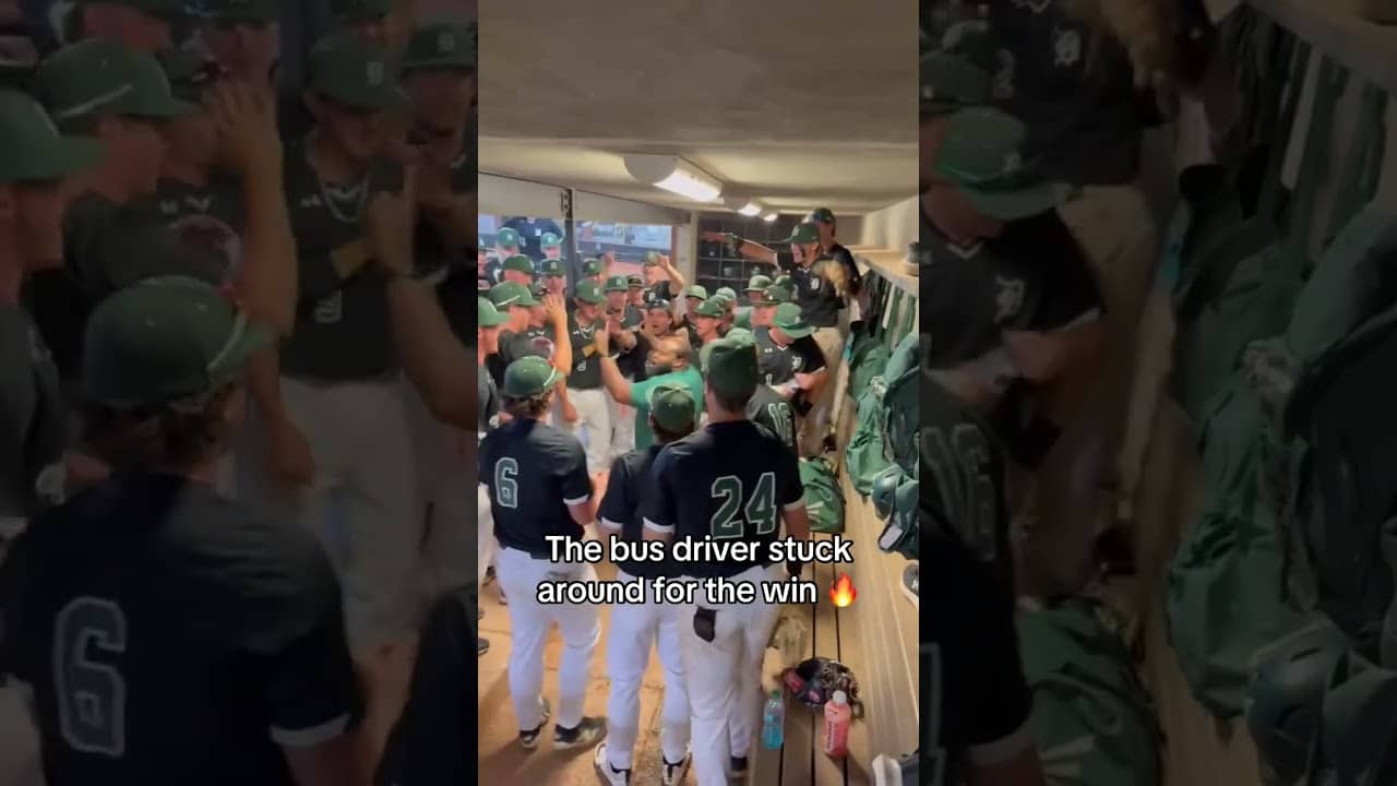 Elite hype man 👏 (via Charles Smith/FB)
