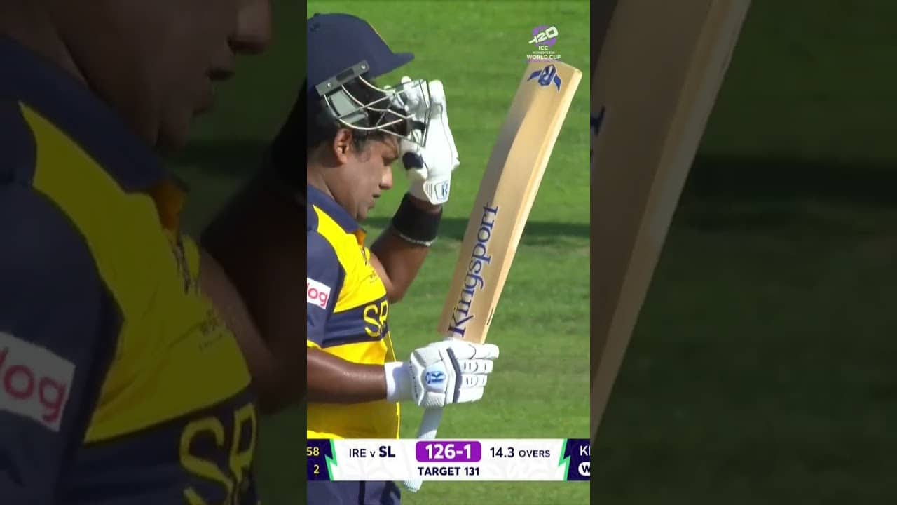 Off comes the helmet, up goes the bat! Chamari Athapaththu, what an icon 👏 #T20WorldCup