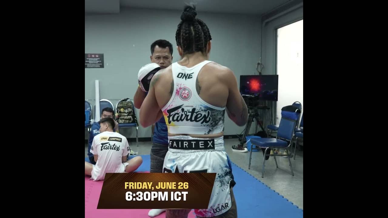 Ready to SCRAP 👊 Stamp and Cynthia Flores are coming up next at The Inner Circle 20! Tune in NOW!