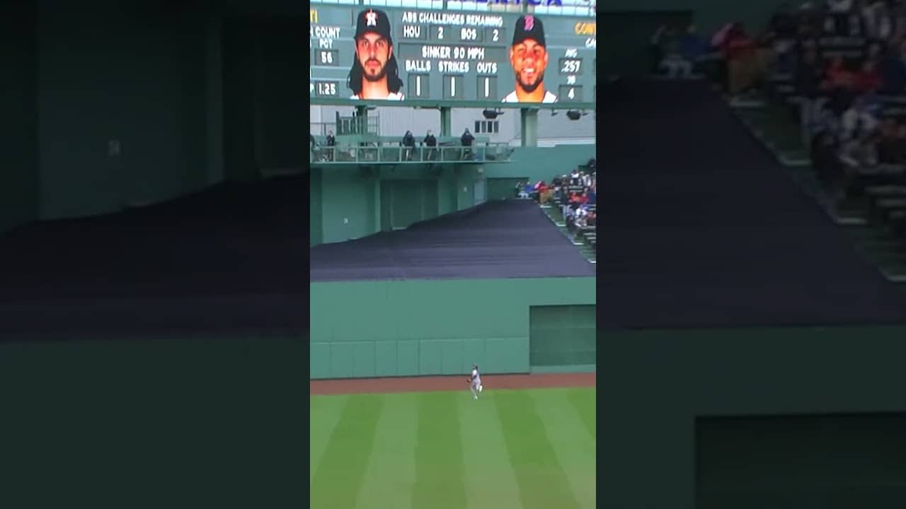 WHAT A CATCH! Brice Matthews times his jump perfectly to take away a hit 😳