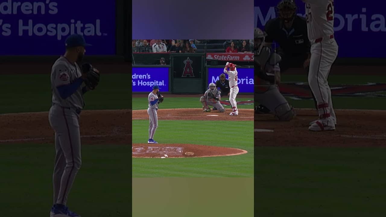 Devin Williams has some serious stuff to get Mike Trout 😳
