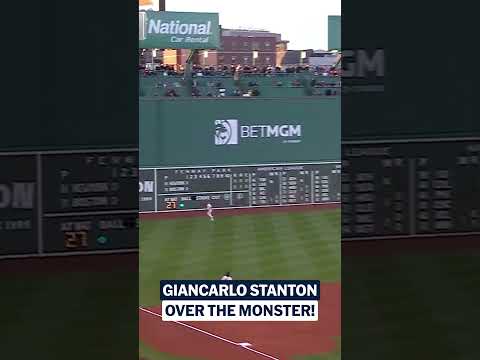 Giancarlo Stanton got EVERY STITCH of this ⚾️