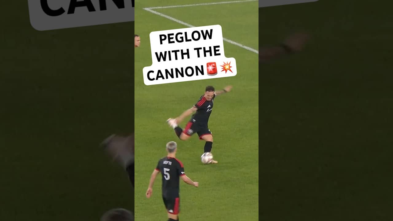 João Peglow with an absolute CANNON puts @dcunited on the board!💯