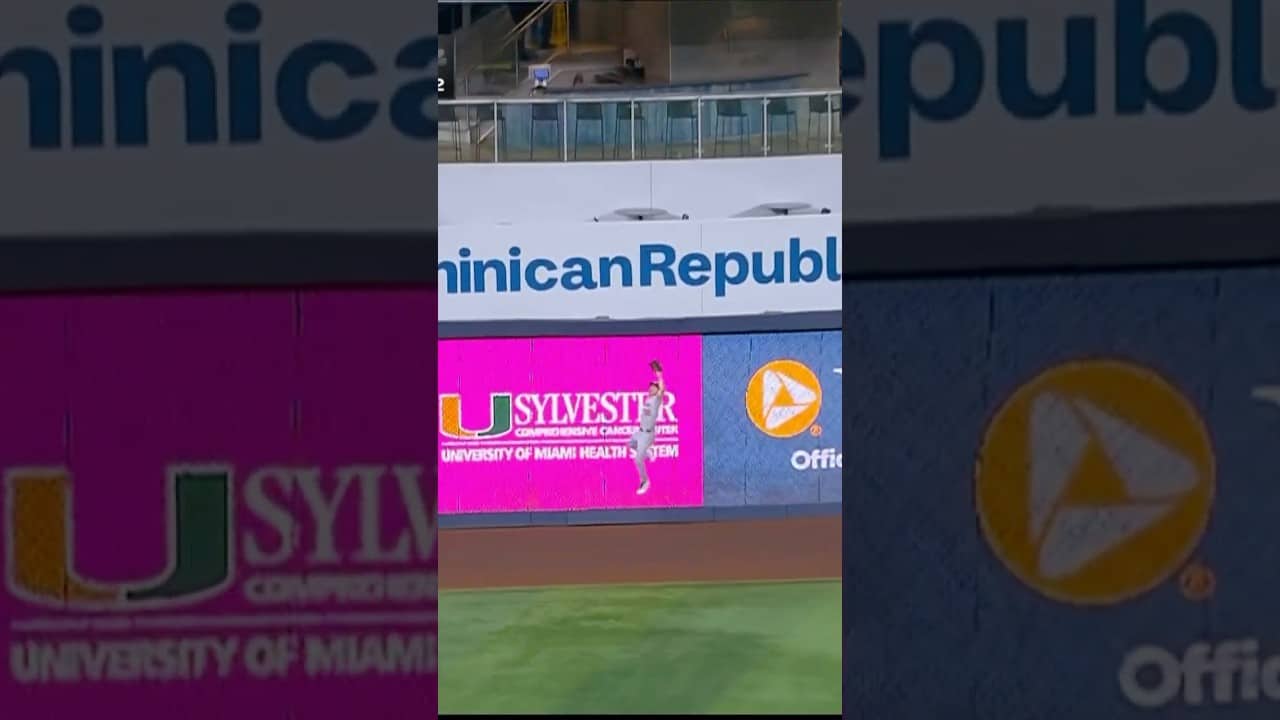 Jacob Young timed the jump PERFECTLY 🤯