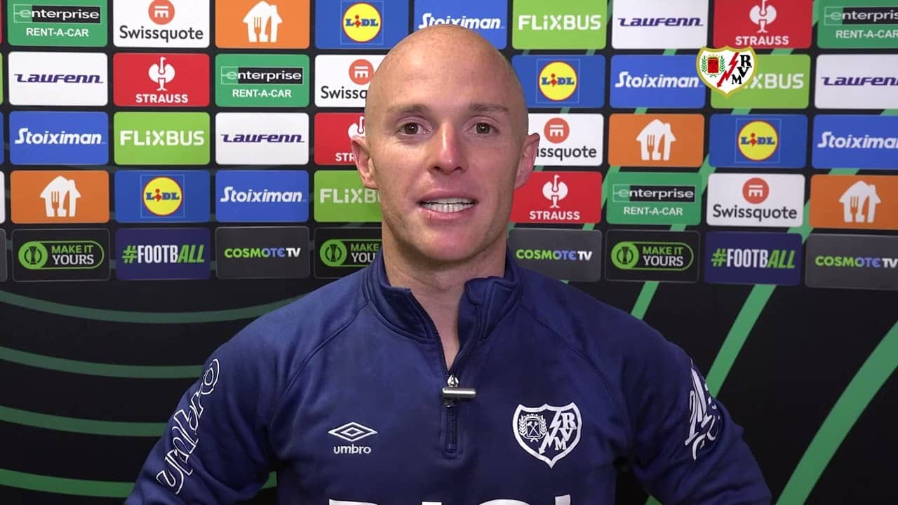 Isi tras marcar el gol del pase a semifinales de Conference