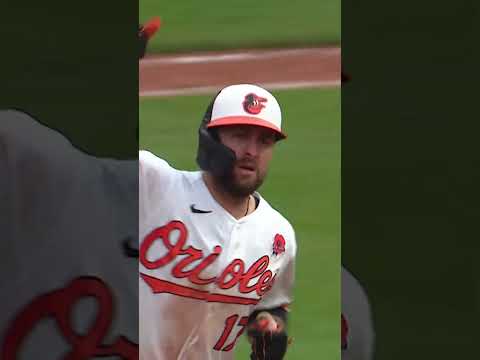 Colton Cowser walks it off again 😱