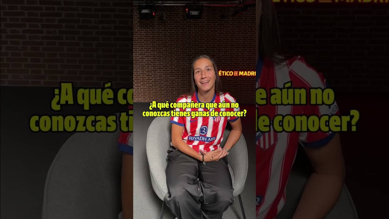 Lucía and her new teammates