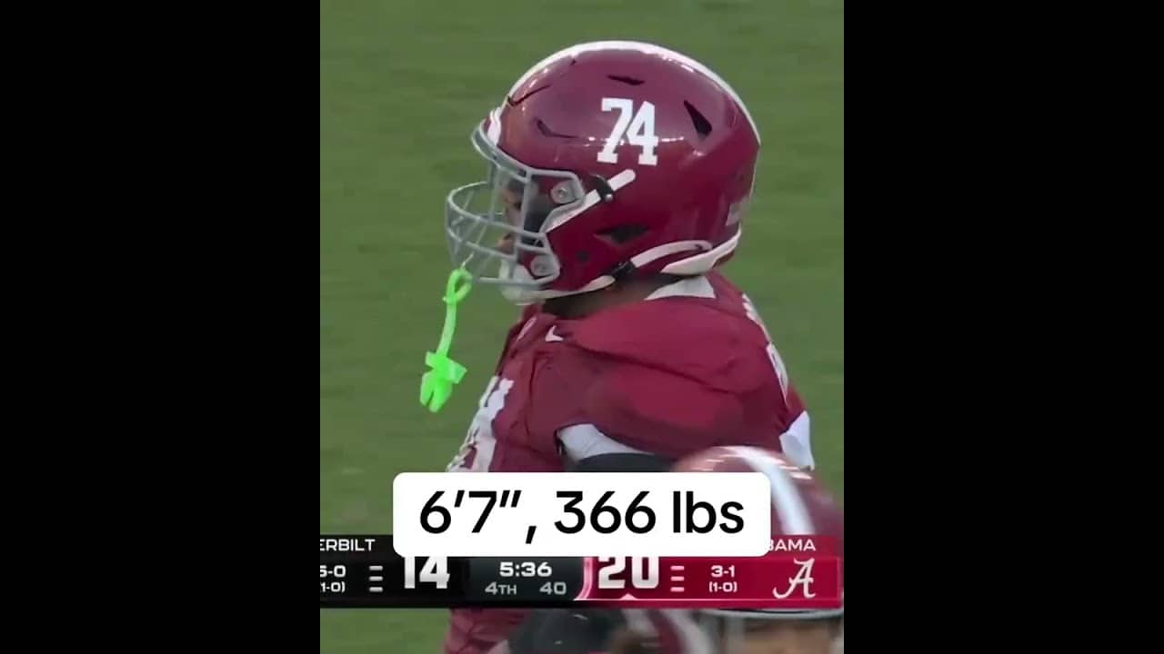 When draft prospect Kadyn Proctor helped Bama pick up the first down 😮‍💨
