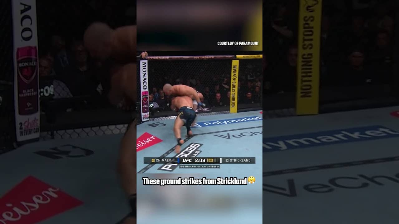 Sean Strickland with the big strikes on Khamzat Chimaev 🍿 #UFC328 (via Paramount)