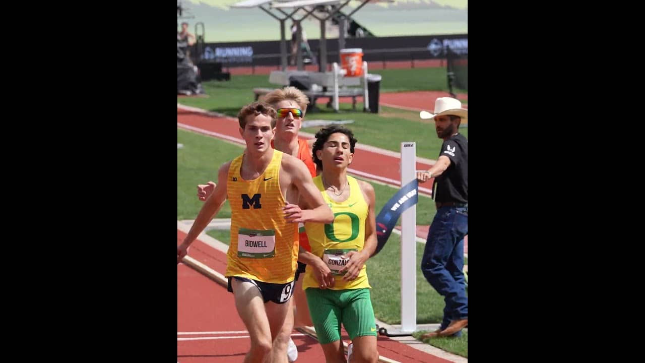Home track. Home crowd. U20 5K National title for Oregon's Juan Gonzalez 🏅 #track #athlete #finish