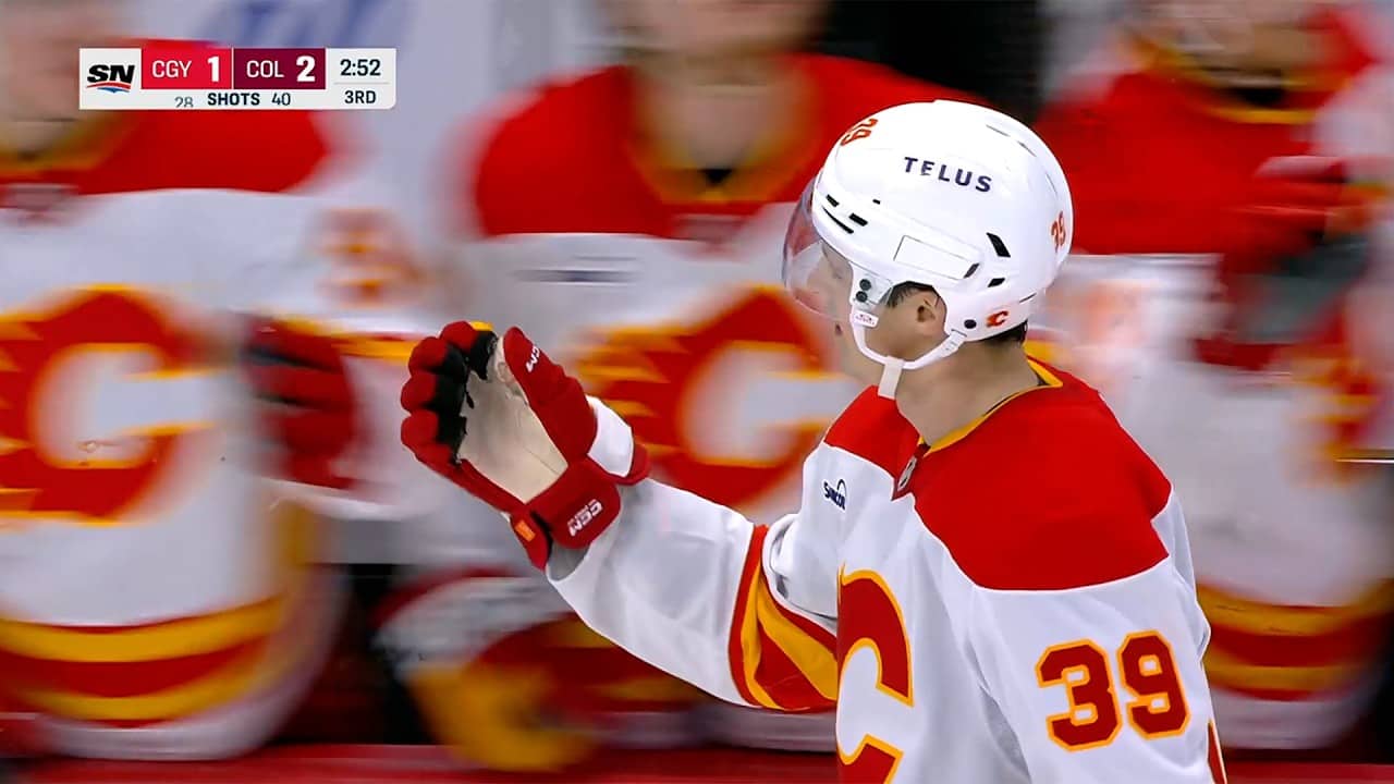 Ryan Lomberg reacts to Tyson Gross' first NHL goal!