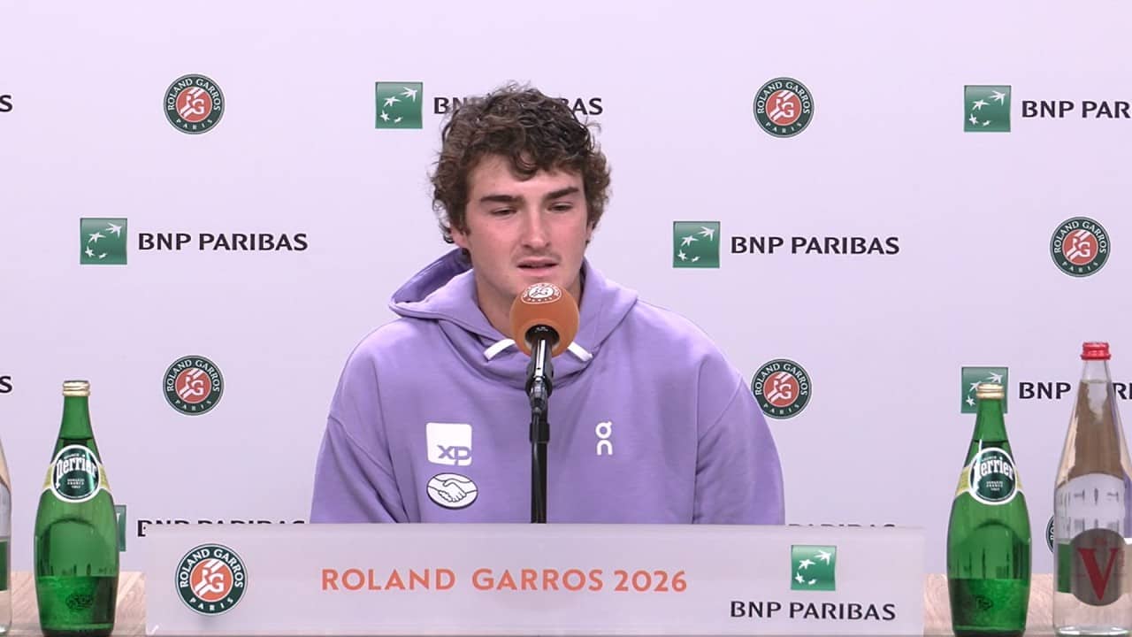 Roland-Garros 2026 - João Fonseca após derrota para Mensik: “Deixei tudo que eu tinha em quadra”