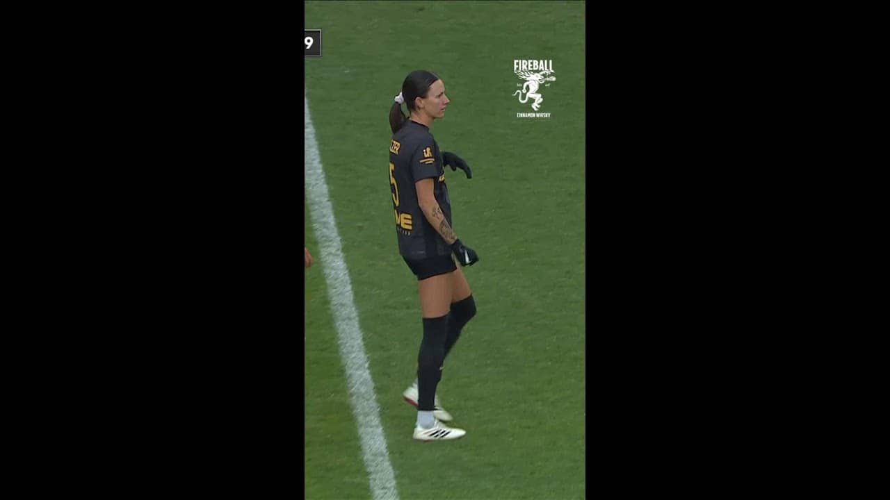 Kayla Fischer scores vs. Utah