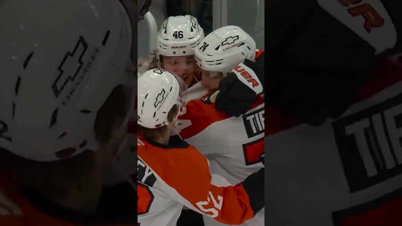 Owen Tippett's hat trick at Detroit