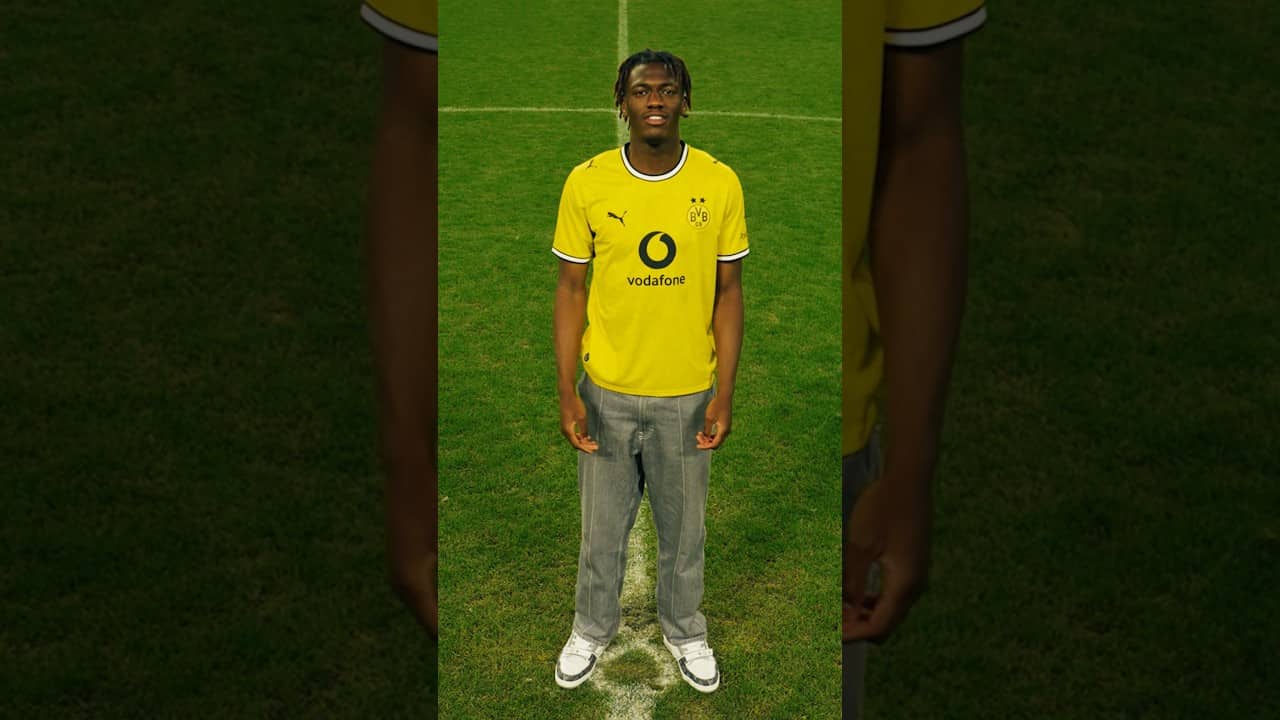 Il est là! 💥 Welcome to Borussia Dortmund, Joane Gadou! 💛