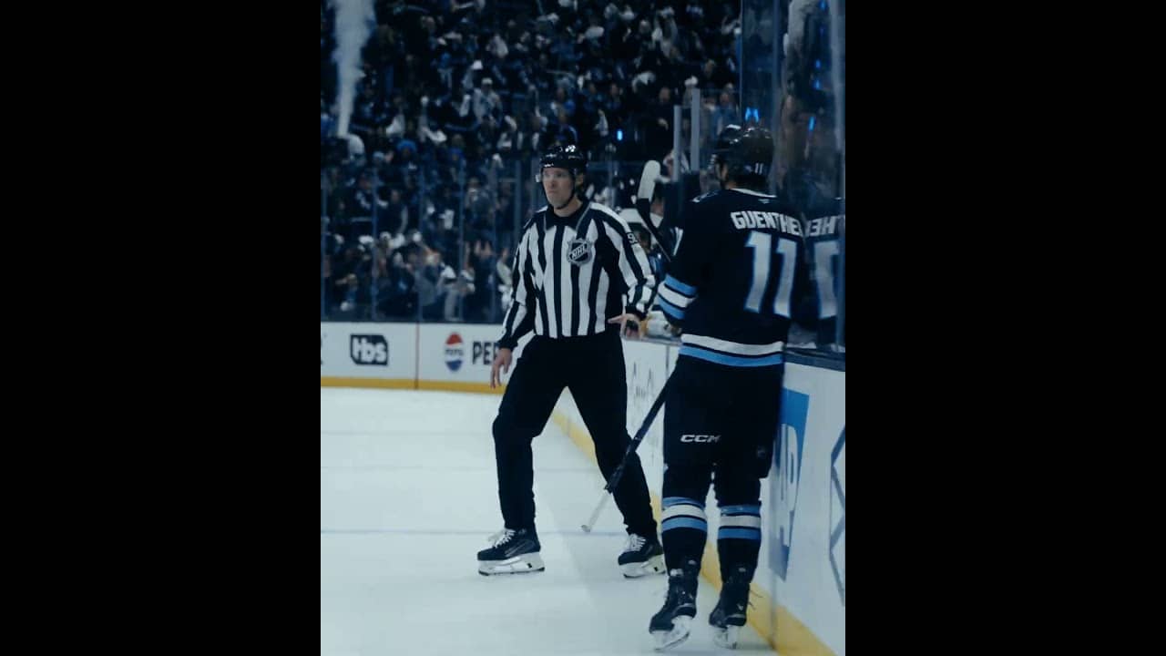 Dylan Guenther with an absolute laser 💥