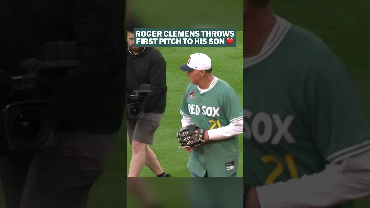 7x Cy Young Award winner Roger Clemens threw out the first pitch to his son, Kody Clemens 😍