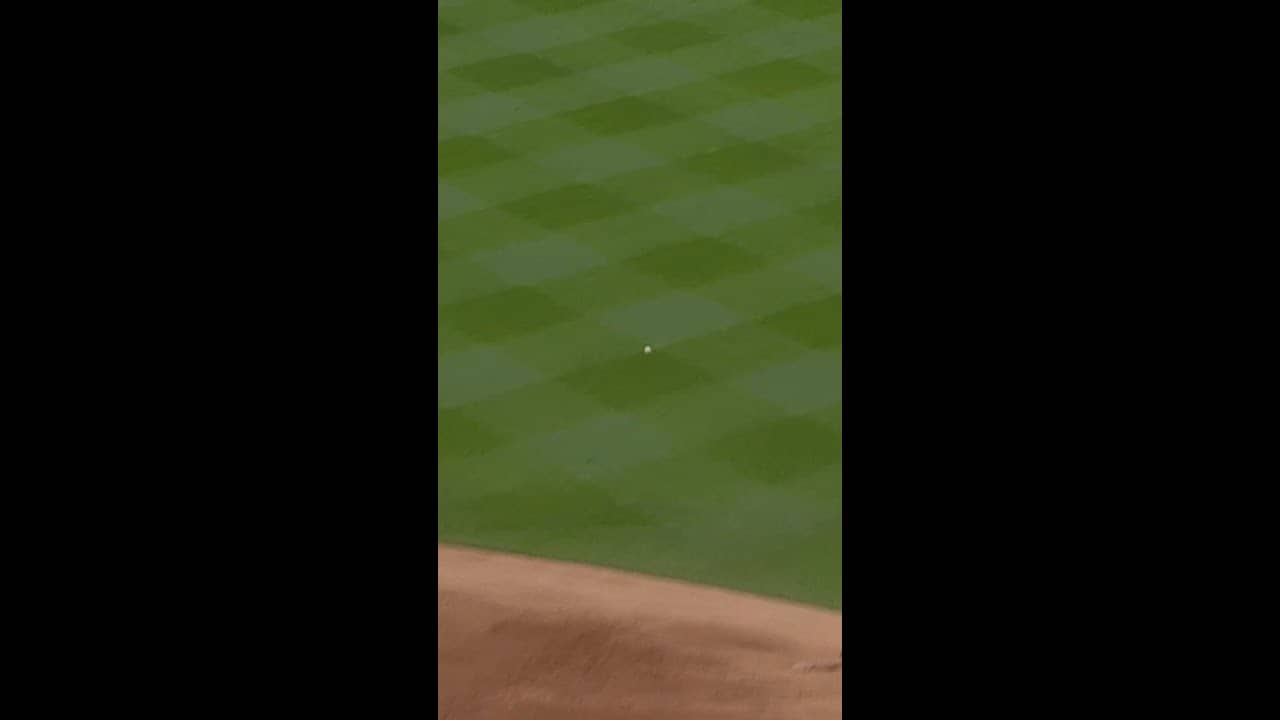 WHAT A FUN 5TH INNING 😤 #highlights #baseball #mlb