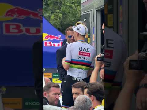 Pogacar debriefing his Tour de France stage win with President Macron 👀🇫🇷 #tourdefrance #cycling