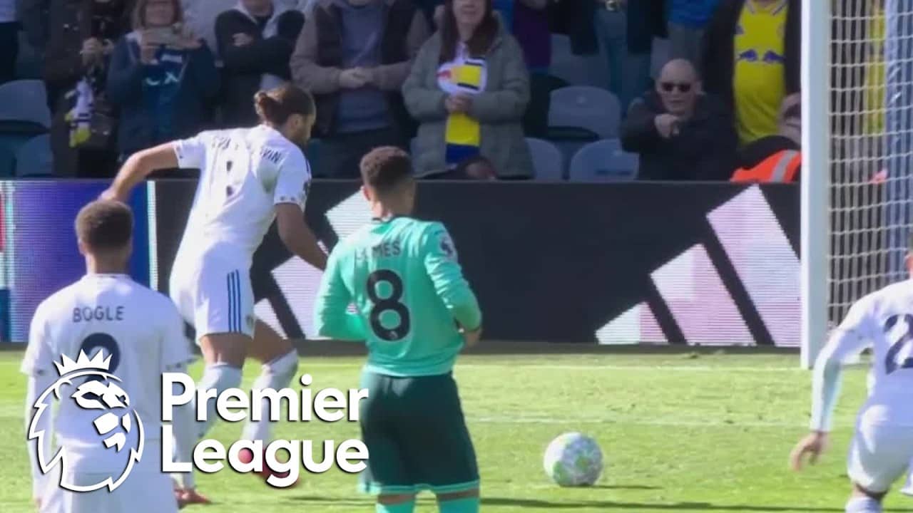 Dominic Calvert-Lewin's penalty lifts Leeds 3-0 in front of Wolves | Premier League | NBC Sports