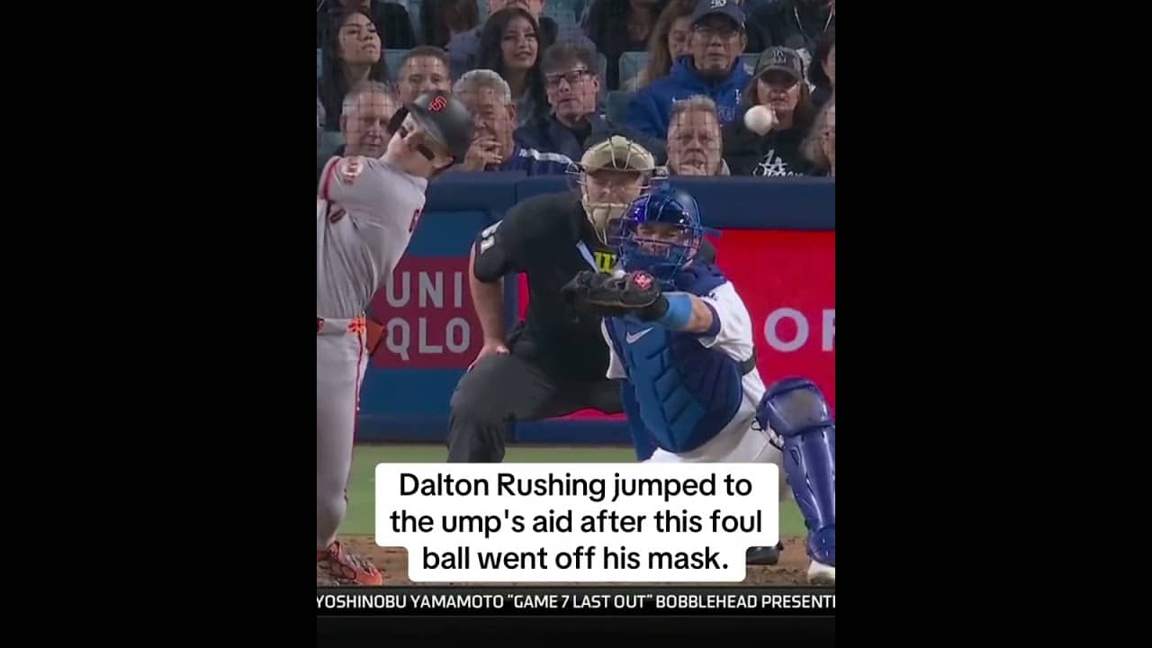 The ump stayed in the game 😮‍💨