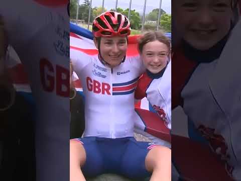 Dame Sarah Storey celebrating one of her NINETEEN career World titles 🤯🏆 Happy retirement, legend 👑