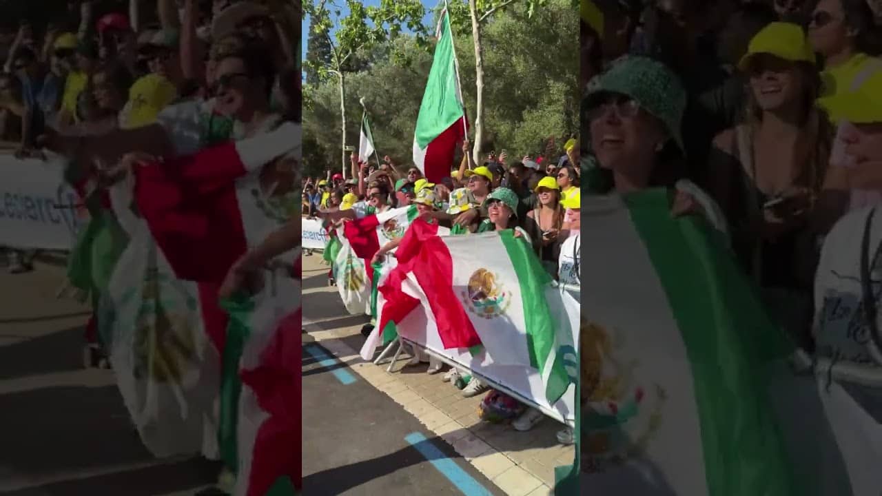 Riding high 💛 Isaac del Toro celebrates with his Mexican fans – what a summer they're having! 🇲🇽