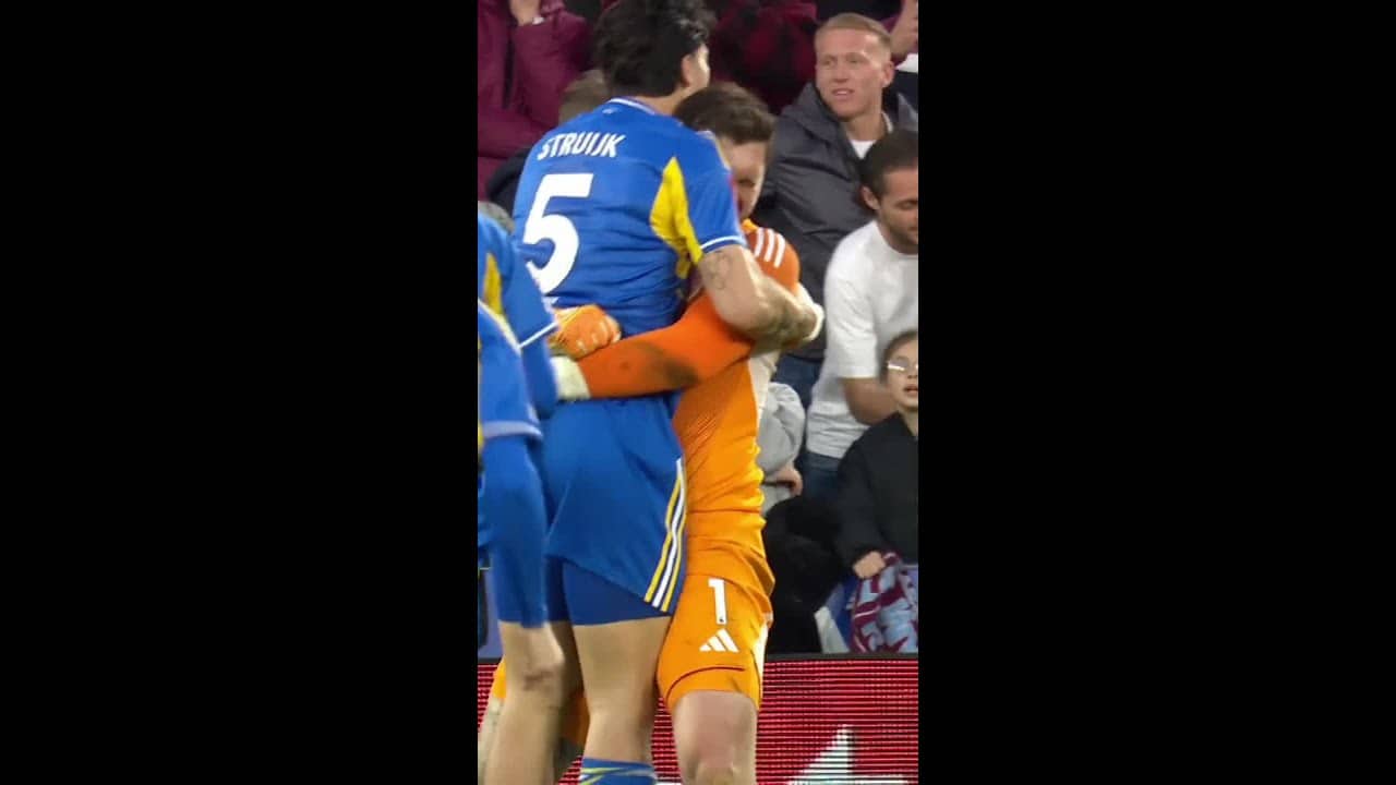 Pascal Struijk penalty sends Leeds United to Wembley!