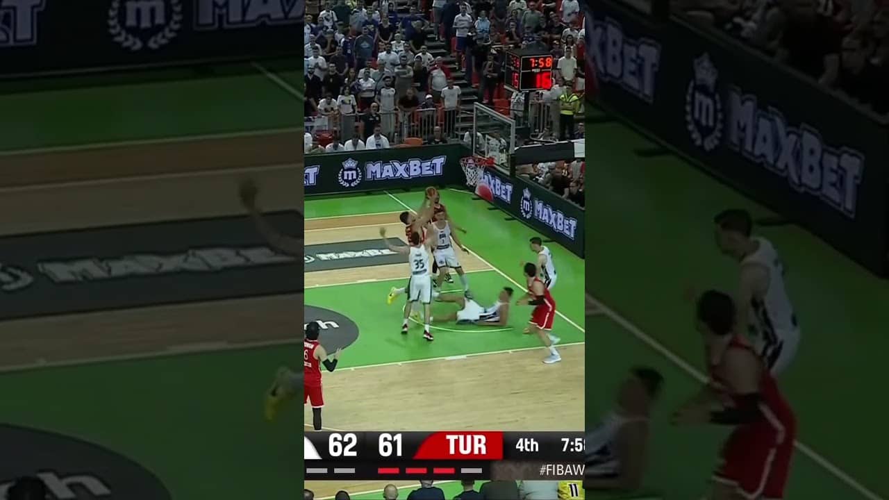Sengun playing for Turkiye is a different beast 🇹🇷🔥 #FIBAWC