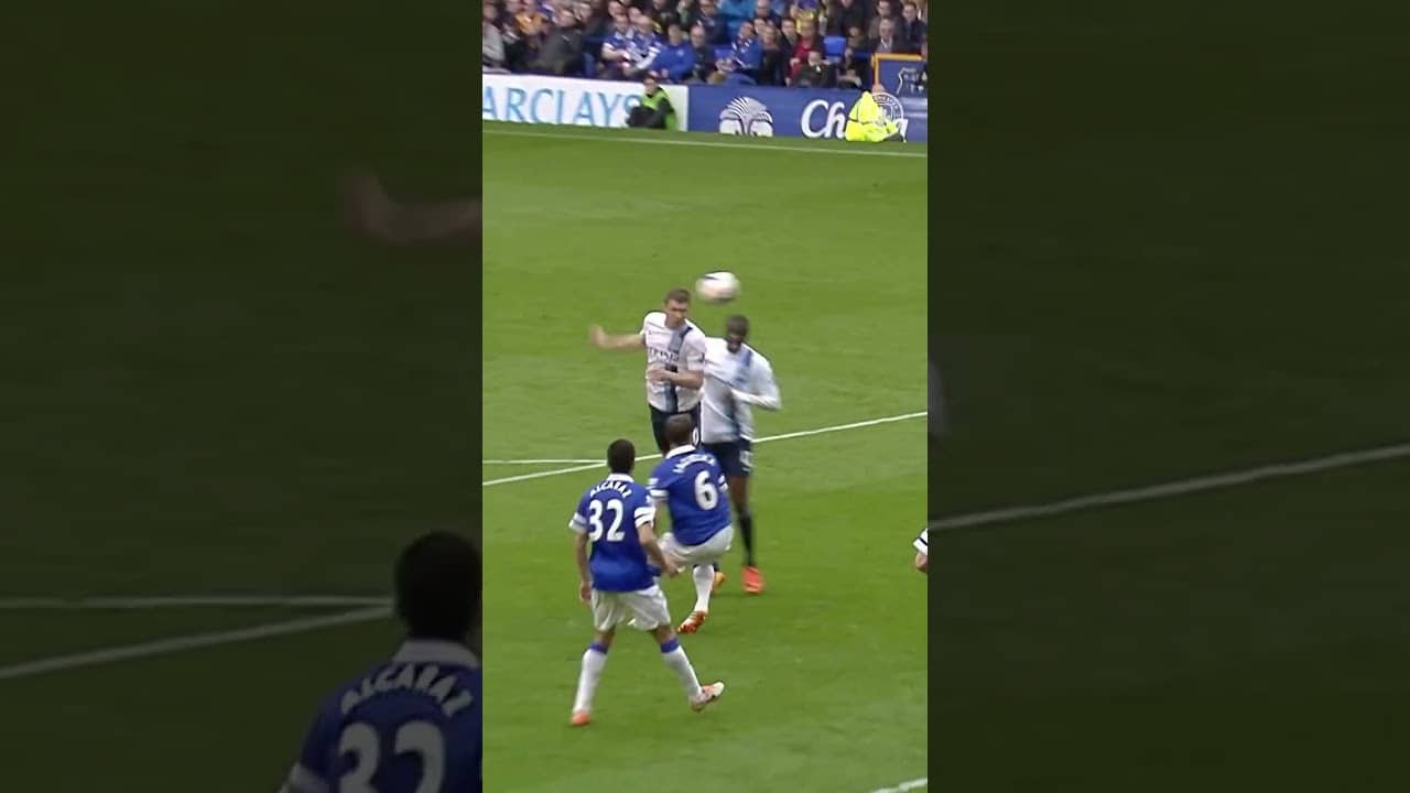 ⚽️ An Edin Dzeko Masterclass 🎉 #football #goals #mancity #premierleague #shorts #shortsfeed #dzeko