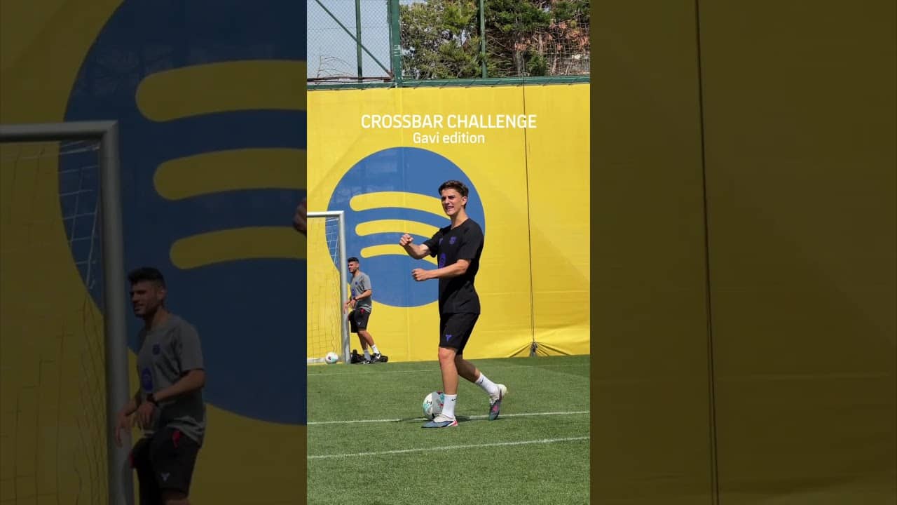 𝗖𝗿𝗼𝘀𝘀𝗯𝗮𝗿 𝗖𝗵𝗮𝗹𝗹𝗲𝗻𝗴𝗲 🥅 Gavi edition #shorts #fcbarcelona
