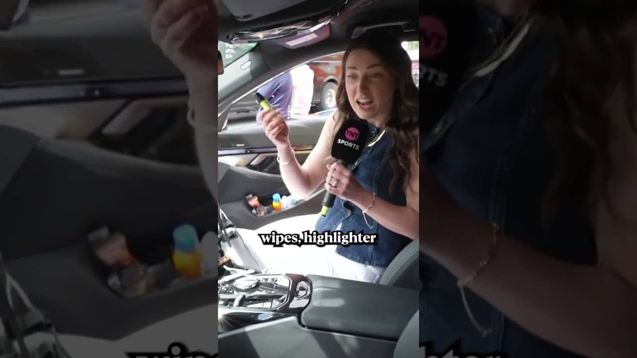 What’s going on inside a team car during a big race? 👀 Manon takes a look inside the Lidl–Trek car!