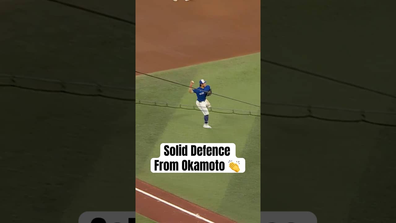 So nice they wanted to look at Kazuma Okamoto’s play twice 😊 #MLB #BlueJays